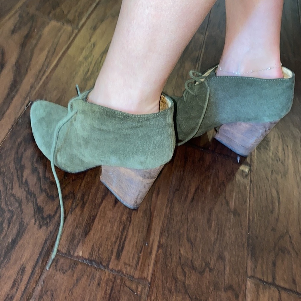 Matt Bernson chunky wedge heel army green suede ankle boots heels laces shoe 8.5 - Picture 10 of 13